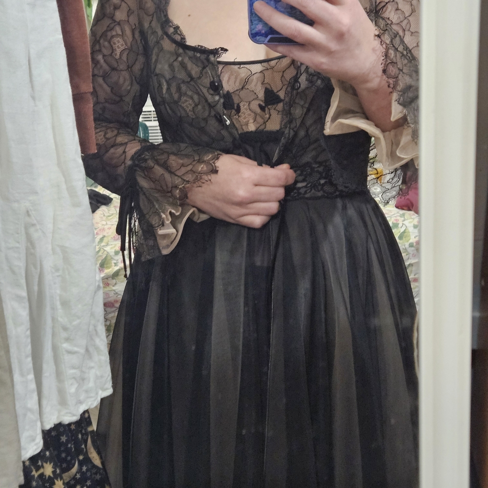 Elegant Black Lace Women's Sleepwear